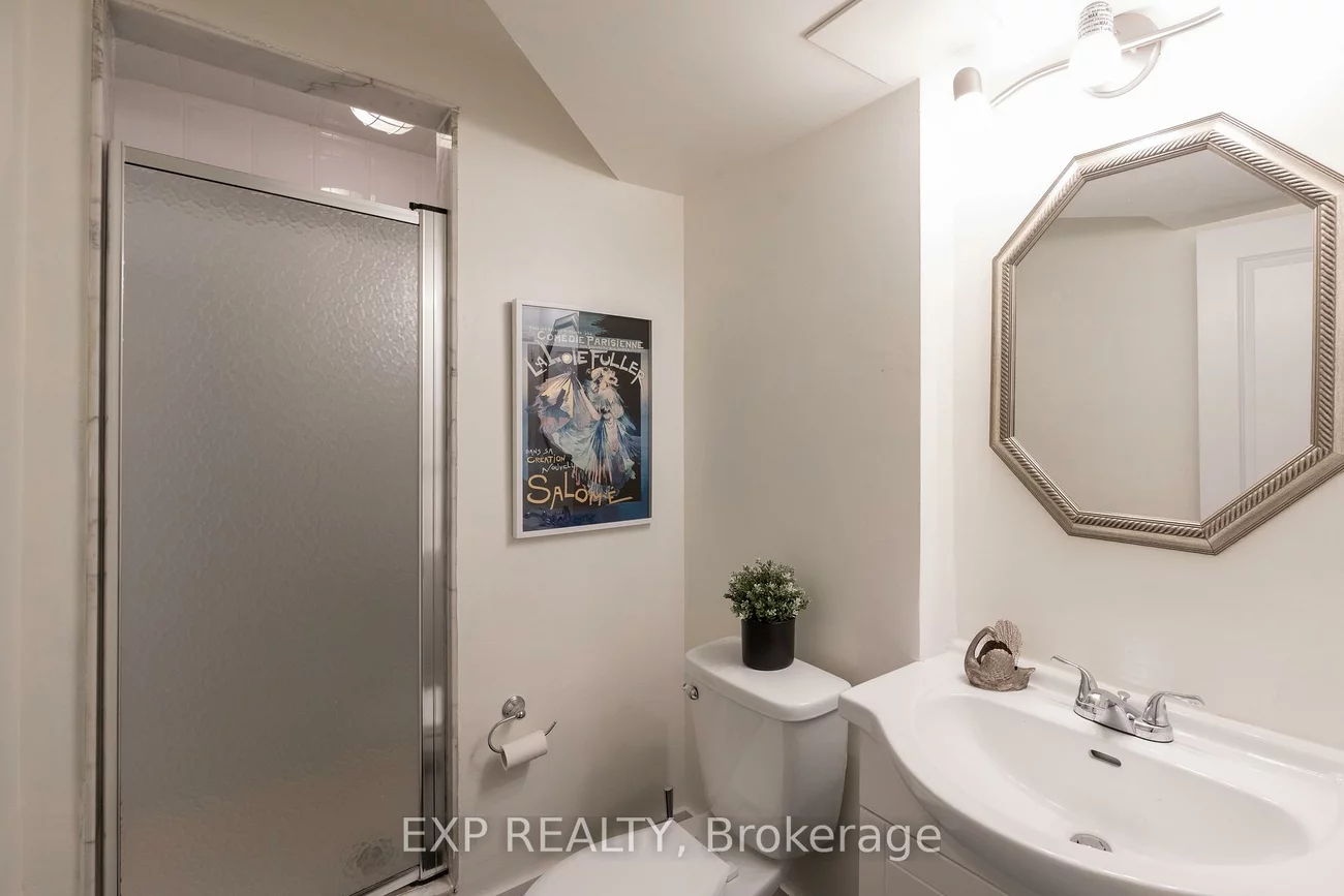 455, Apache, Hurontario, Mississauga