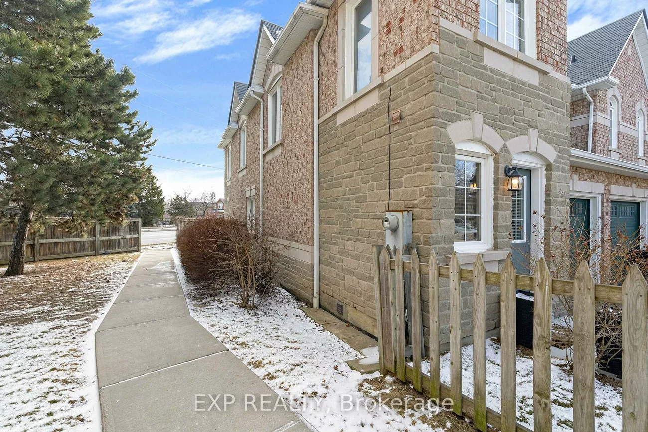 455, Apache, Hurontario, Mississauga