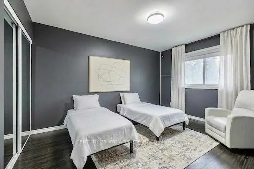 2825, Gananoque, Meadowvale, Mississauga