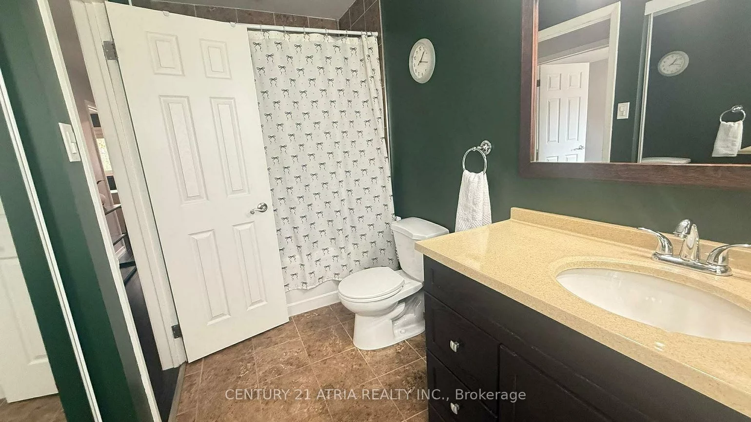 2825, Gananoque, Meadowvale, Mississauga