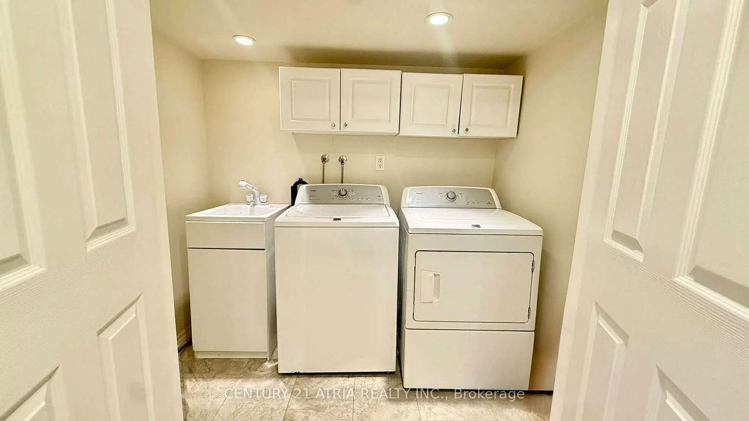 2825, Gananoque, Meadowvale, Mississauga