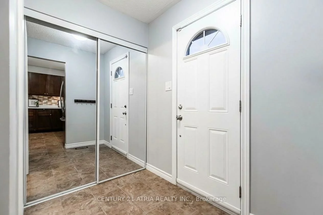 2825, Gananoque, Meadowvale, Mississauga