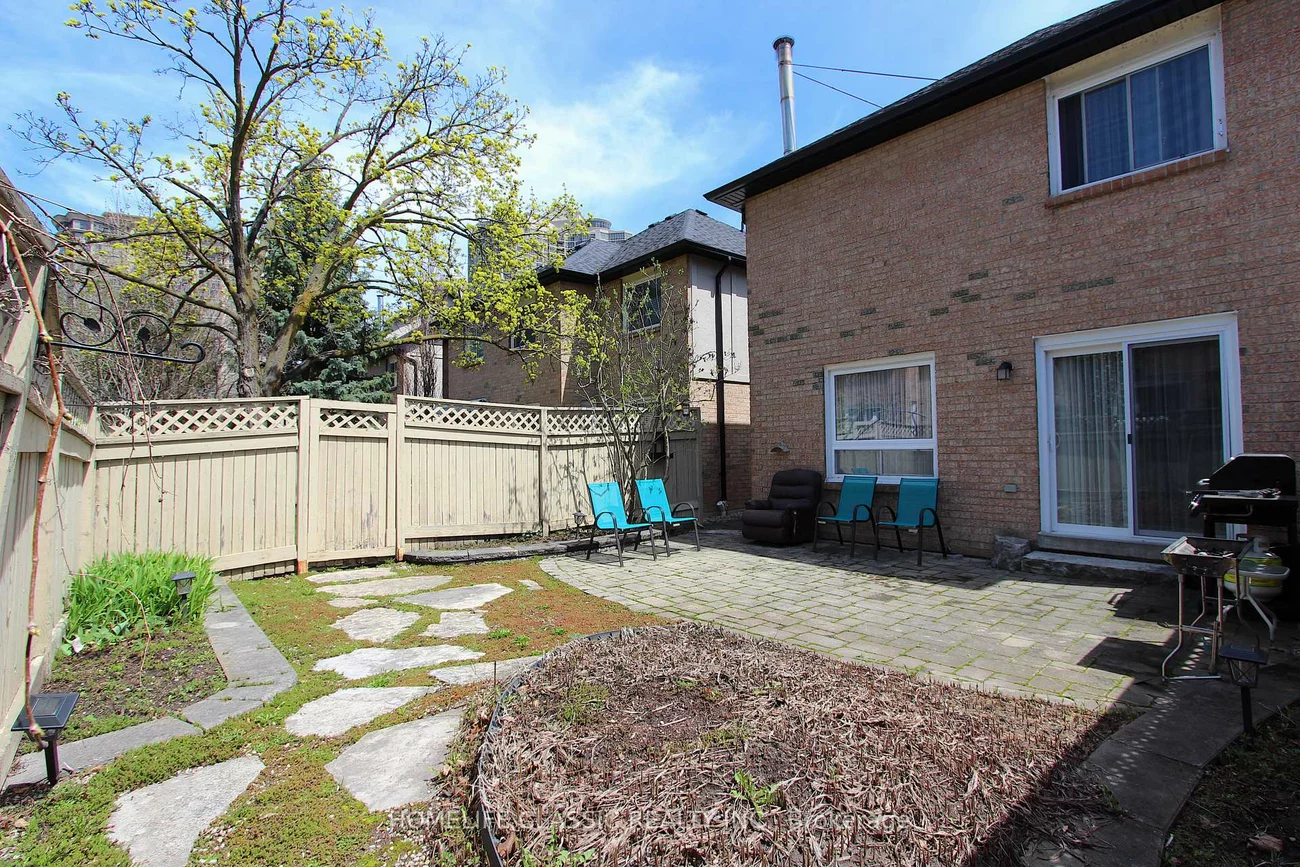 4635, Regents, Hurontario, Mississauga