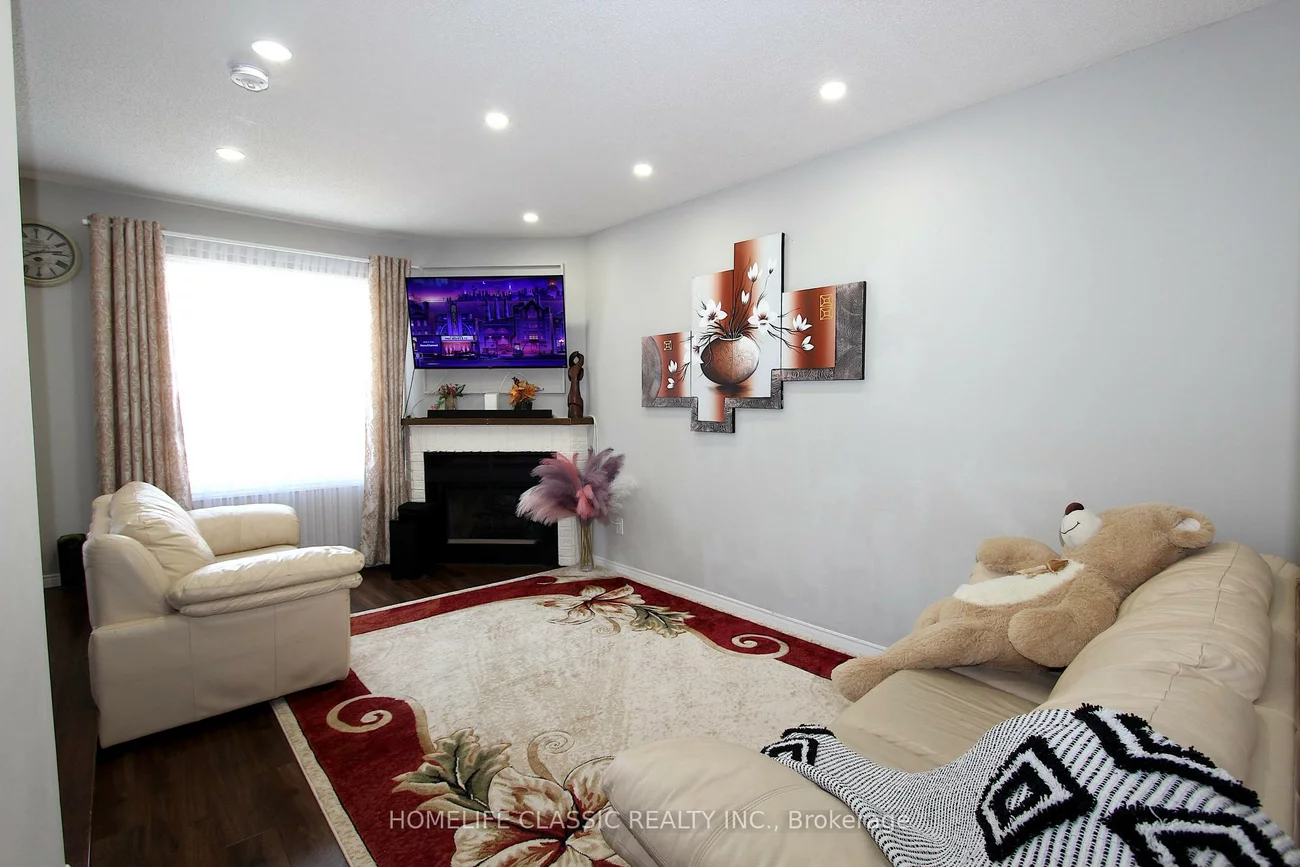 4635, Regents, Hurontario, Mississauga