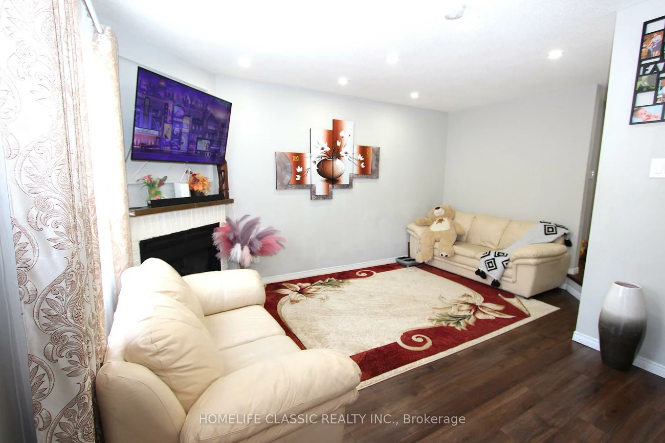 4635, Regents, Hurontario, Mississauga