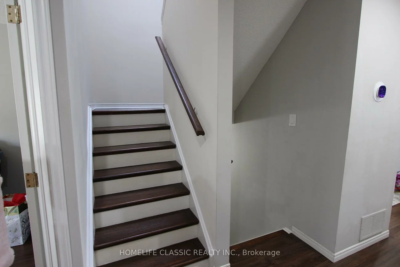 4635, Regents, Hurontario, Mississauga