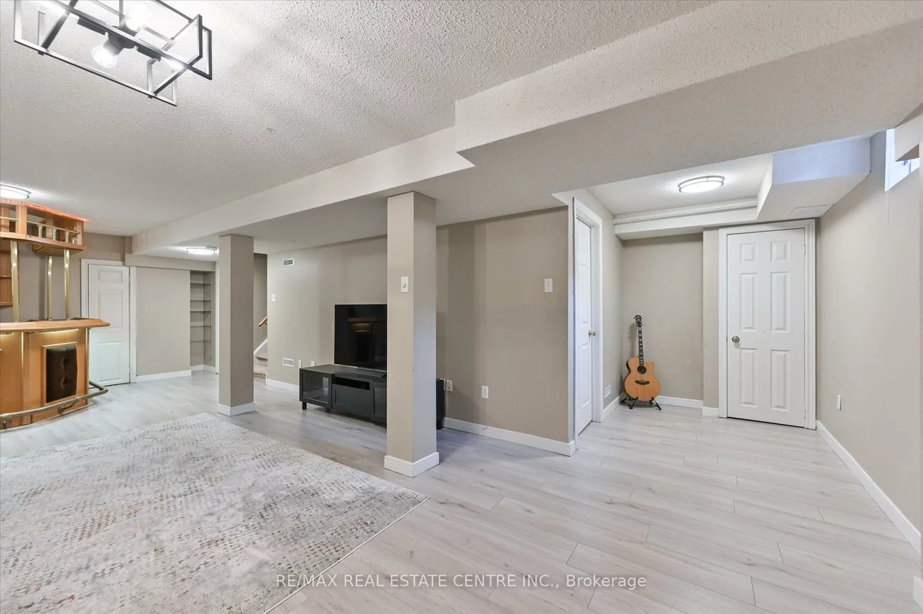 5662, Glen Erin, Central Erin Mills, Mississauga
