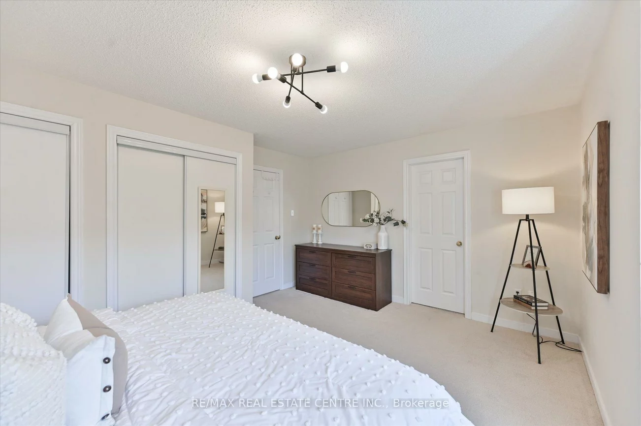 5662, Glen Erin, Central Erin Mills, Mississauga