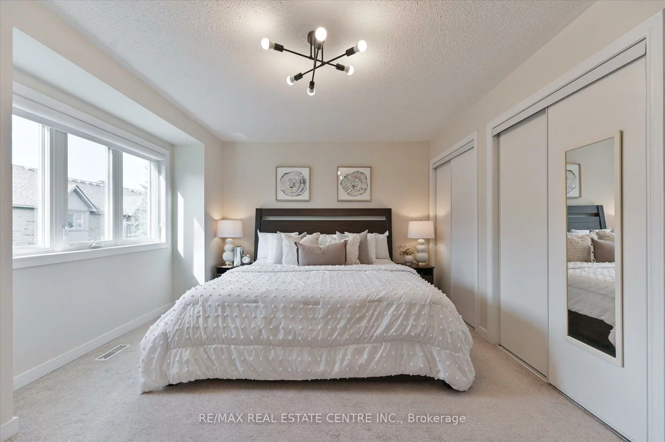 5662, Glen Erin, Central Erin Mills, Mississauga