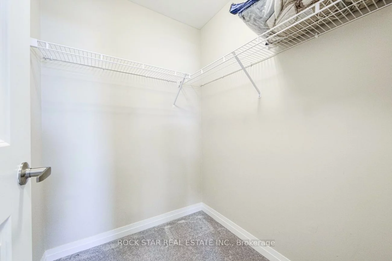 670, Atwater, Mineola, Mississauga
