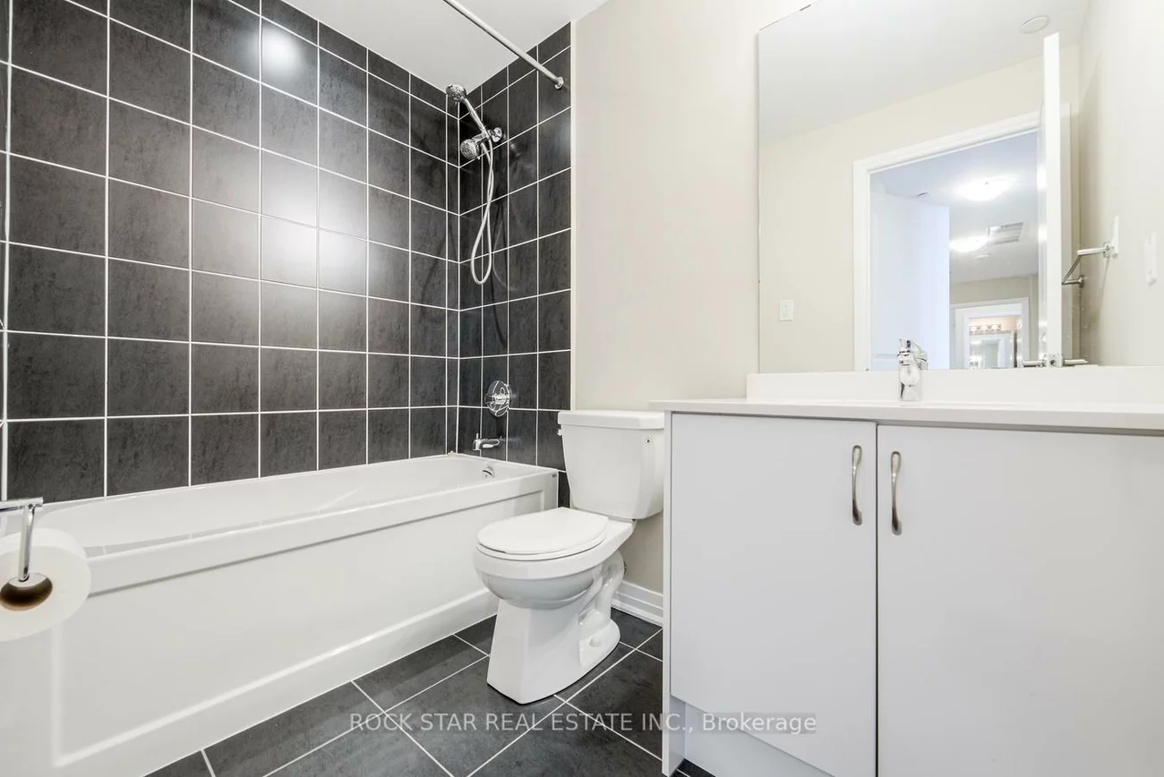 670, Atwater, Mineola, Mississauga