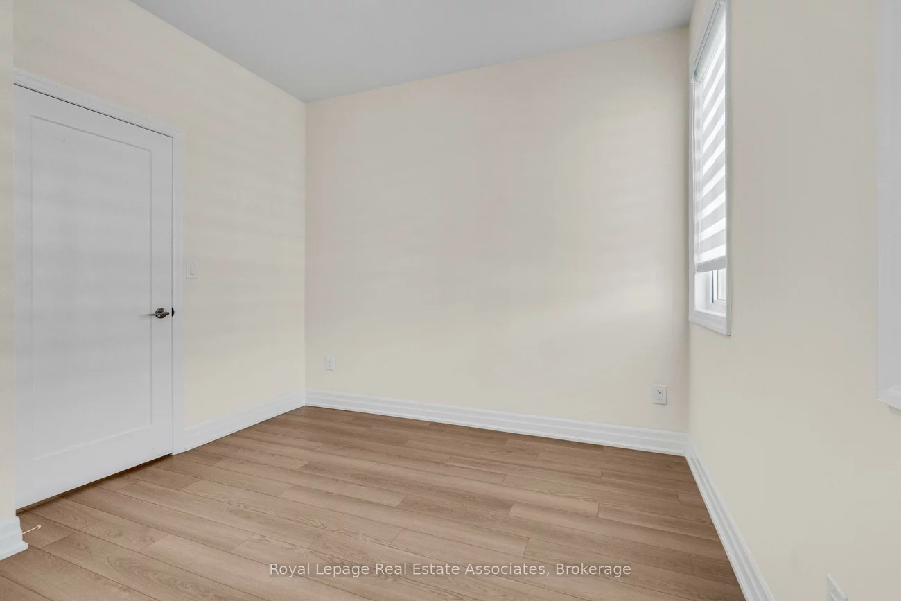 657, Cricklewood, Mineola, Mississauga