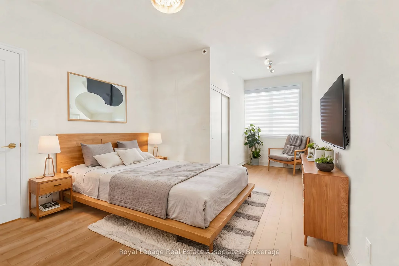 657, Cricklewood, Mineola, Mississauga