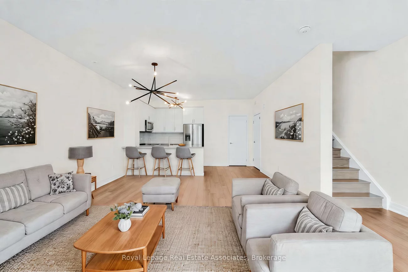 657, Cricklewood, Mineola, Mississauga