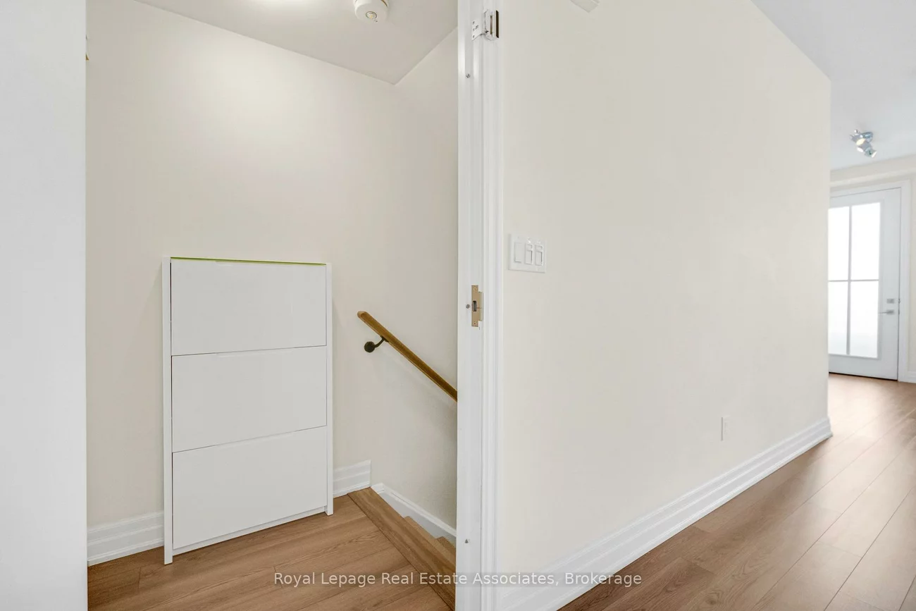657, Cricklewood, Mineola, Mississauga