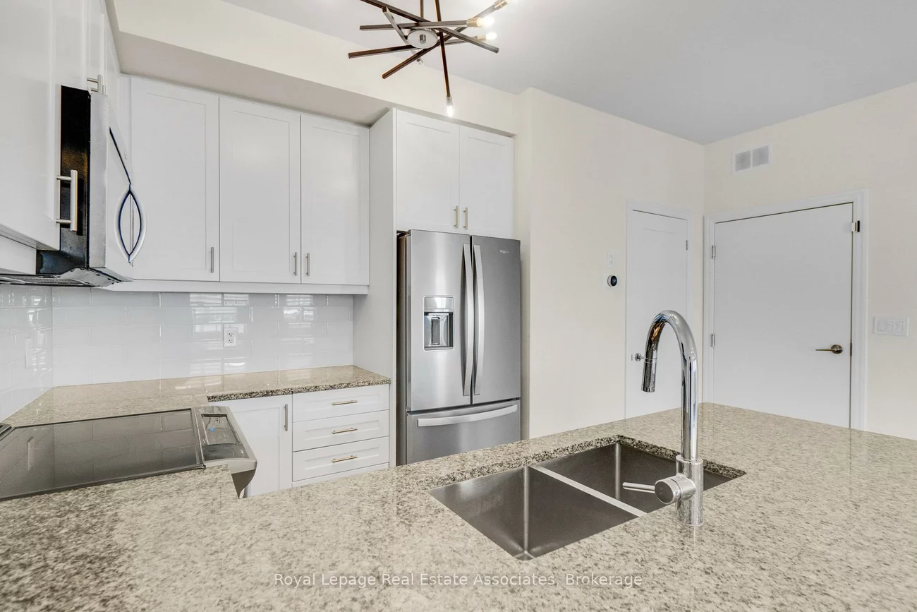 657, Cricklewood, Mineola, Mississauga