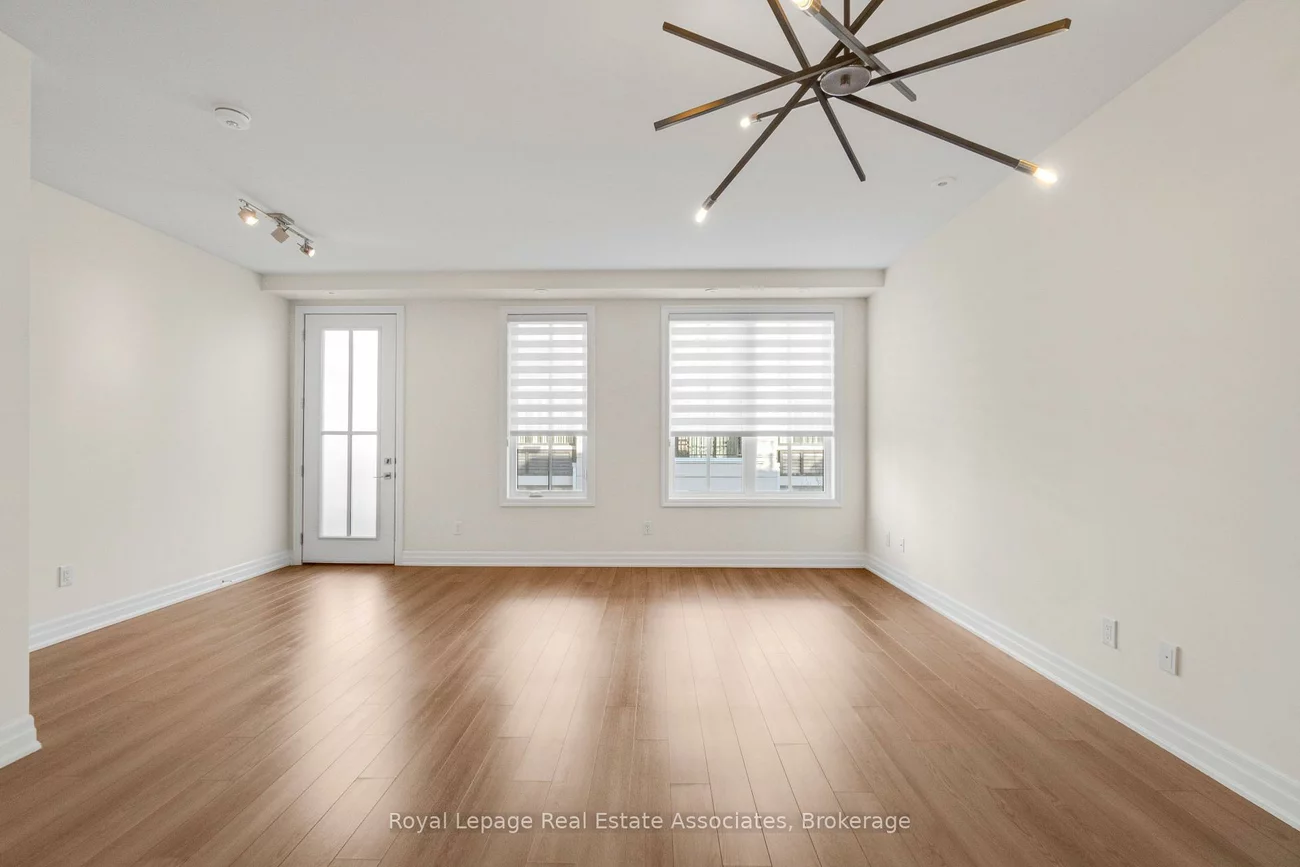 657, Cricklewood, Mineola, Mississauga