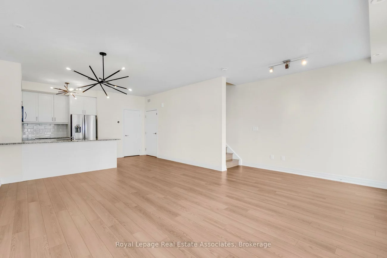 657, Cricklewood, Mineola, Mississauga