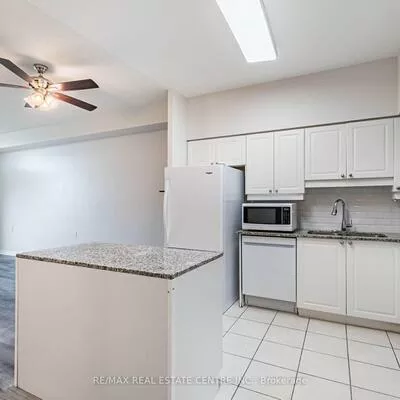 810, Scollard, East Credit, Mississauga