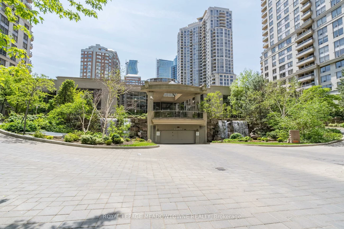 3888, Duke Of York, City Centre, Mississauga