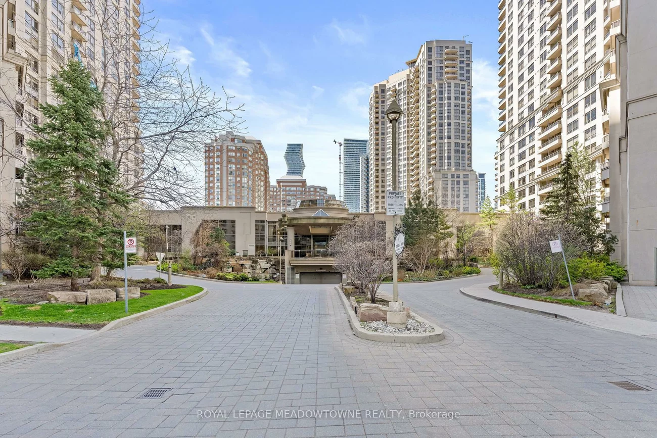 3888, Duke Of York, City Centre, Mississauga