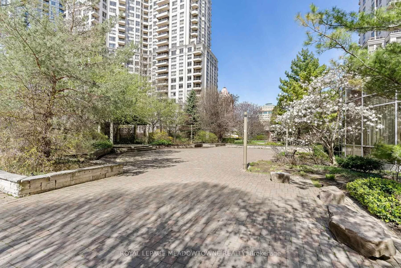 3888, Duke Of York, City Centre, Mississauga