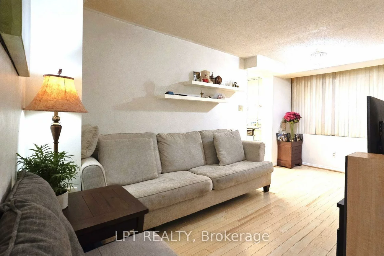 50, Kingsbridge Garden, Hurontario, Mississauga