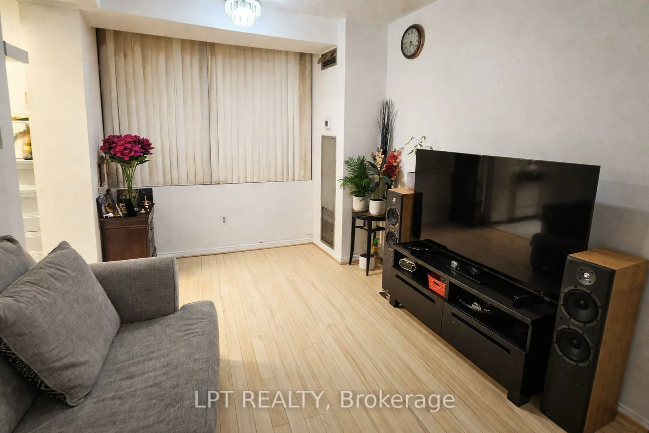 50, Kingsbridge Garden, Hurontario, Mississauga