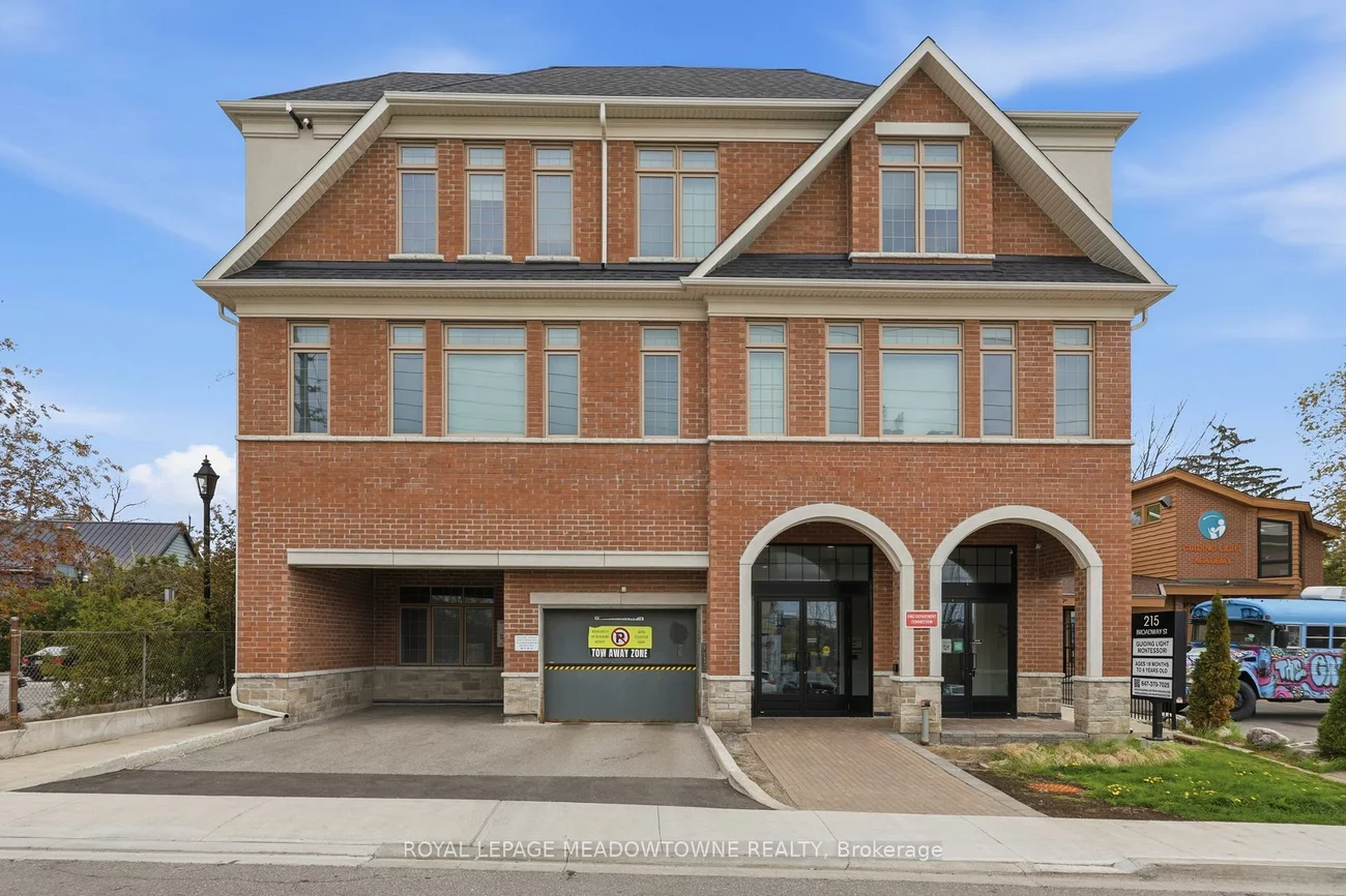215, Broadway, Streetsville, Mississauga