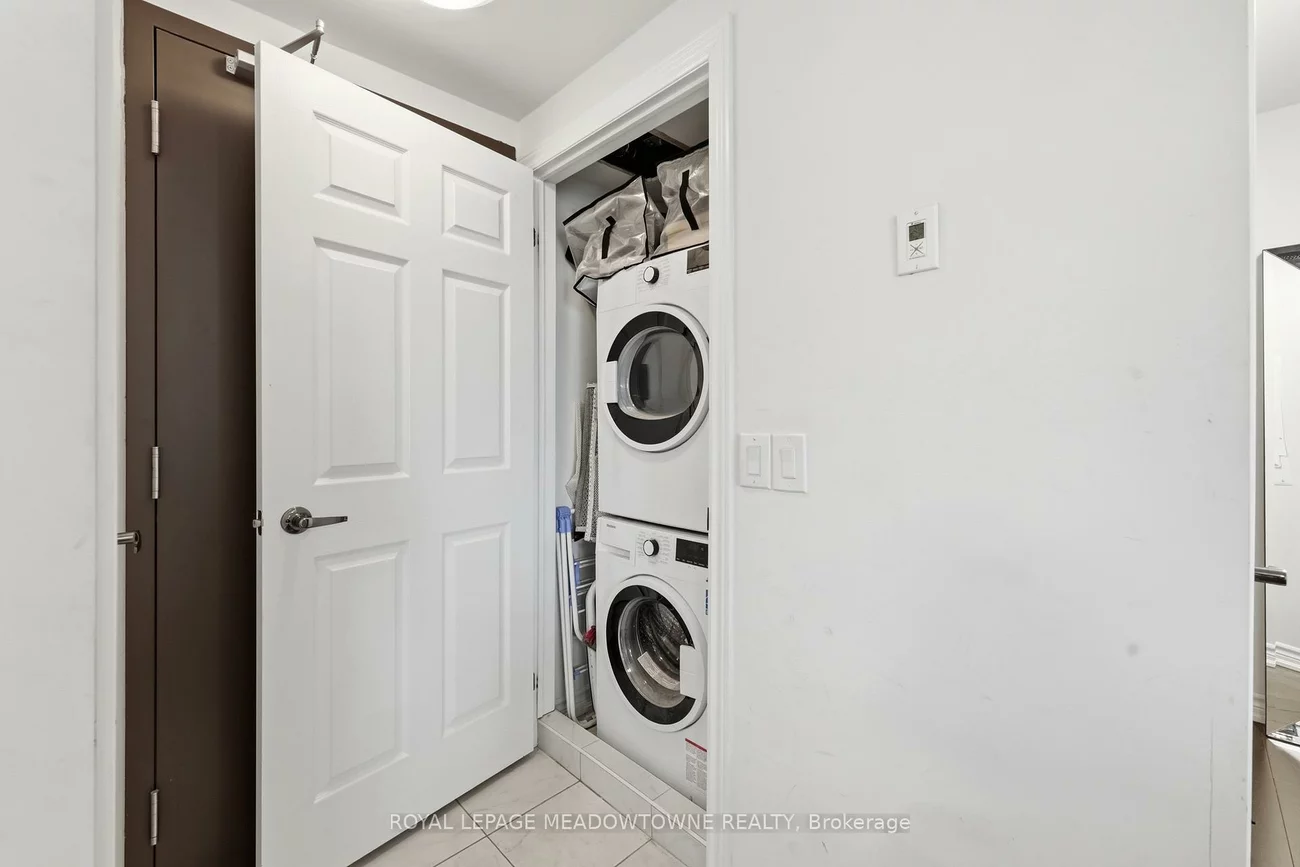 215, Broadway, Streetsville, Mississauga