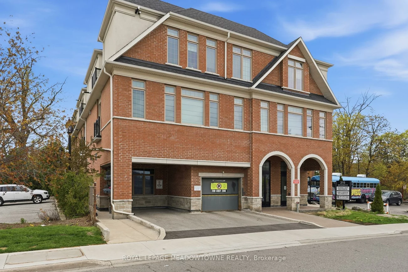 215, Broadway, Streetsville, Mississauga