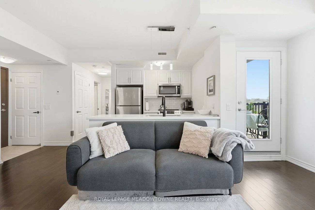 215, Broadway, Streetsville, Mississauga