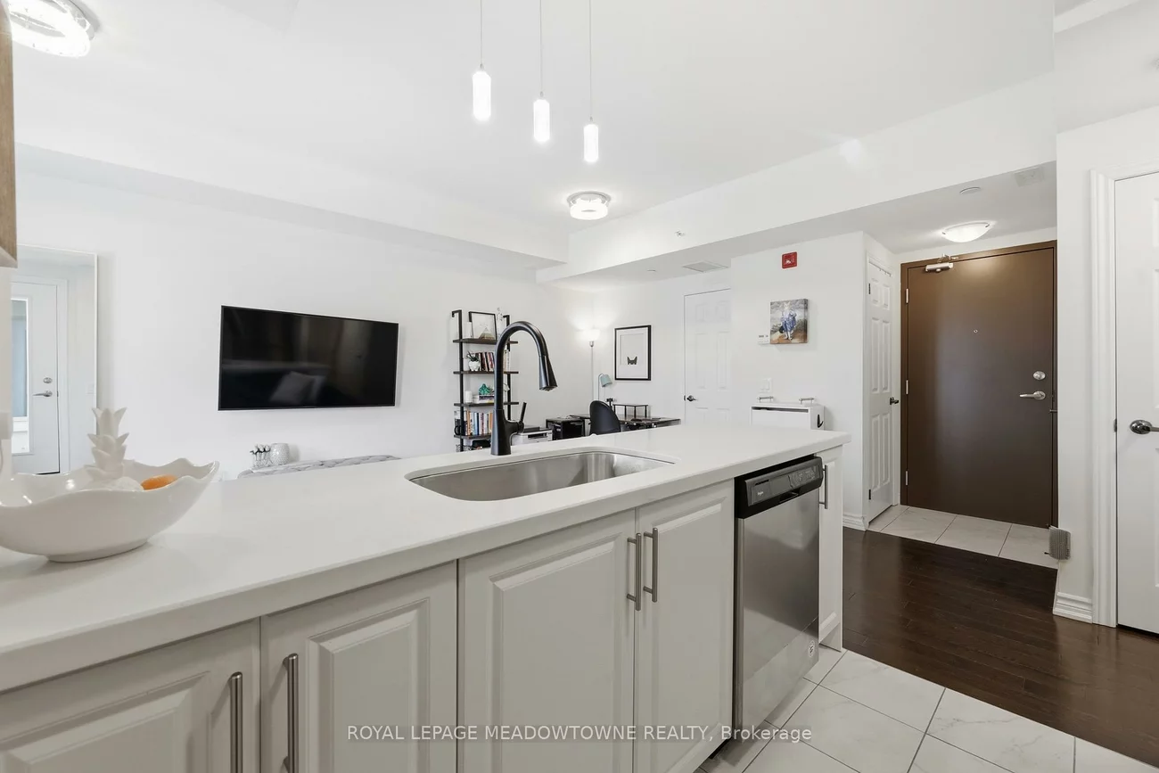 215, Broadway, Streetsville, Mississauga