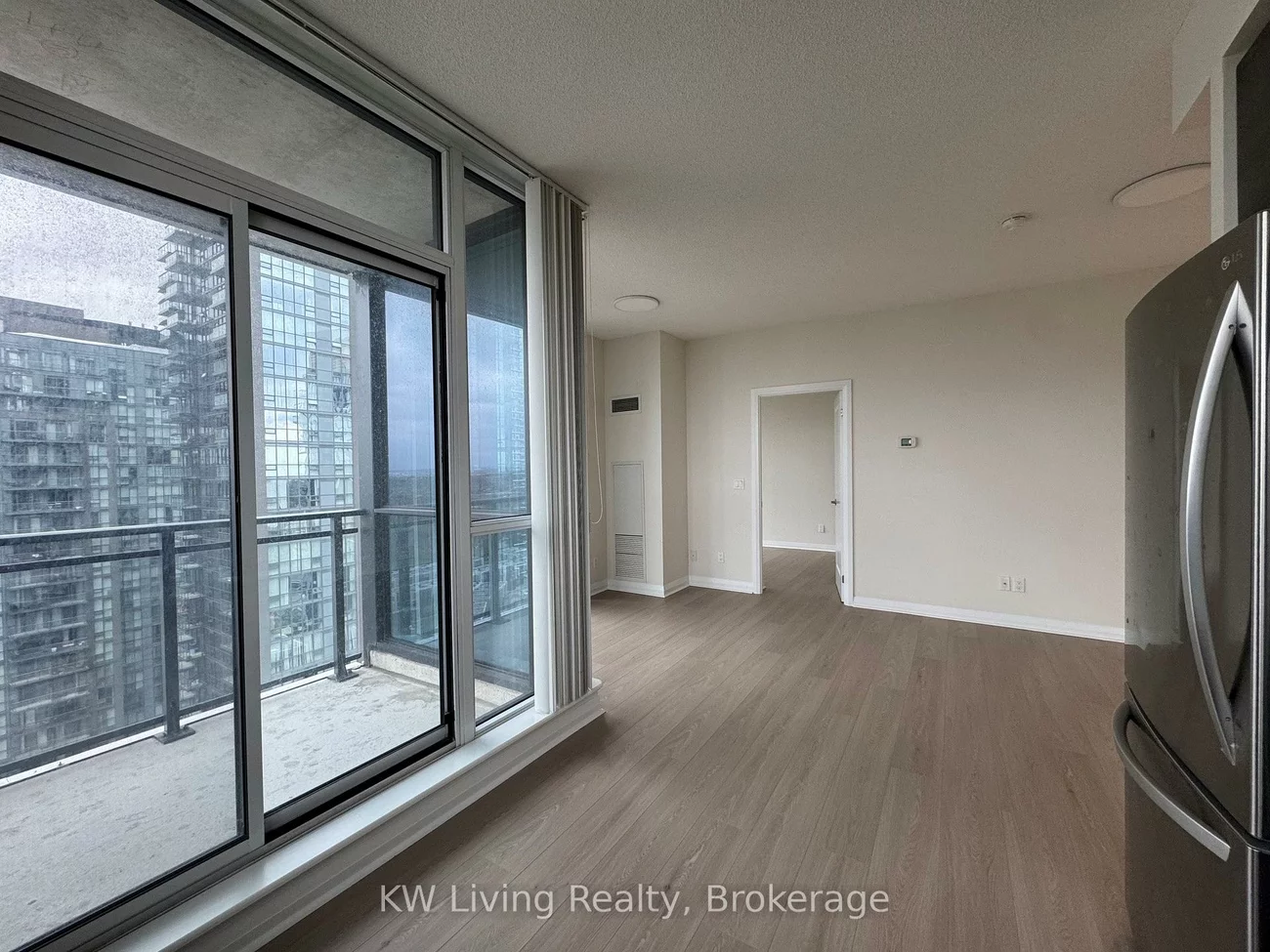 75, Eglinton, Hurontario, Mississauga