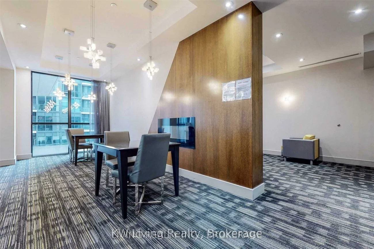 75, Eglinton, Hurontario, Mississauga