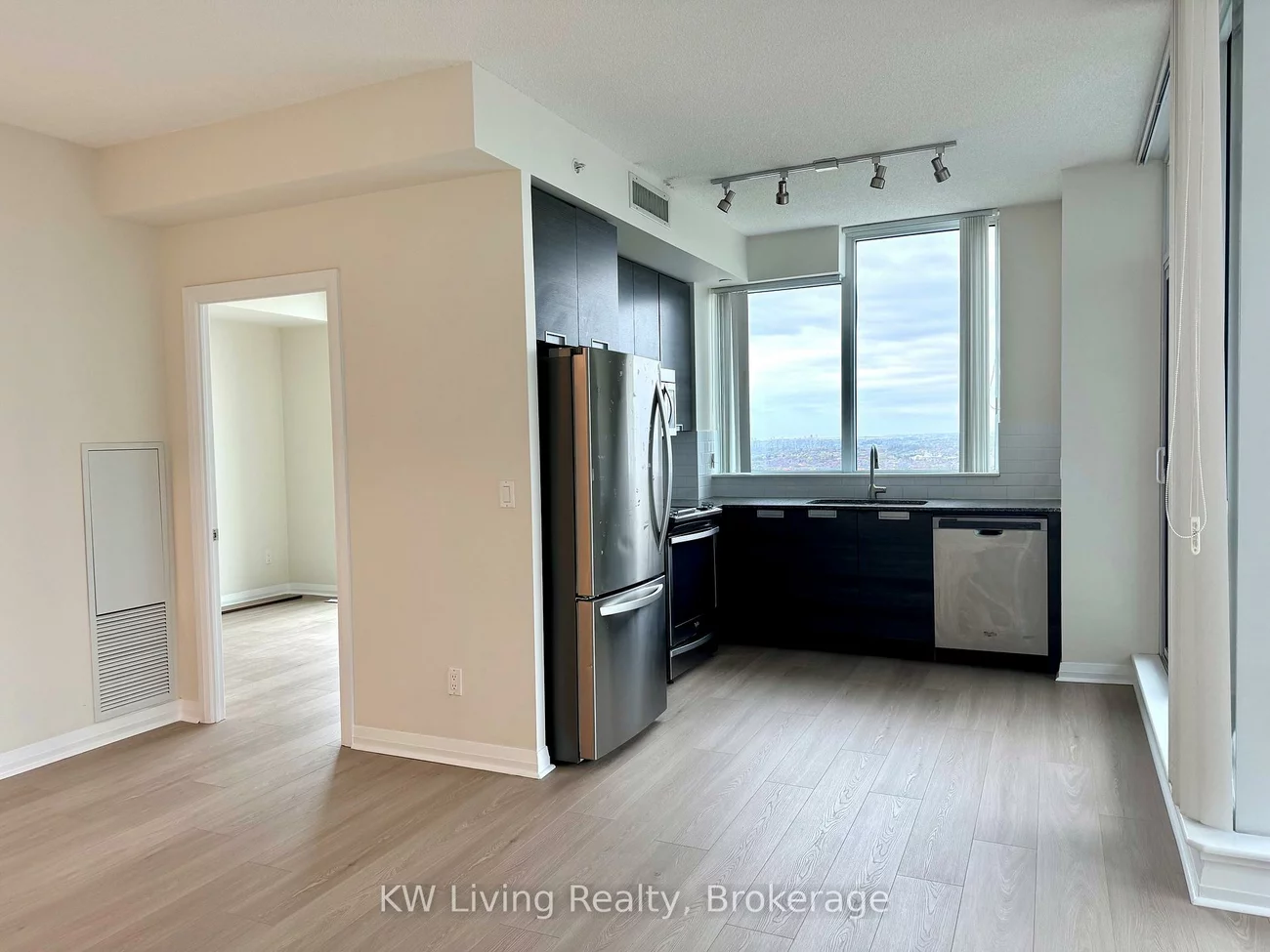 75, Eglinton, Hurontario, Mississauga