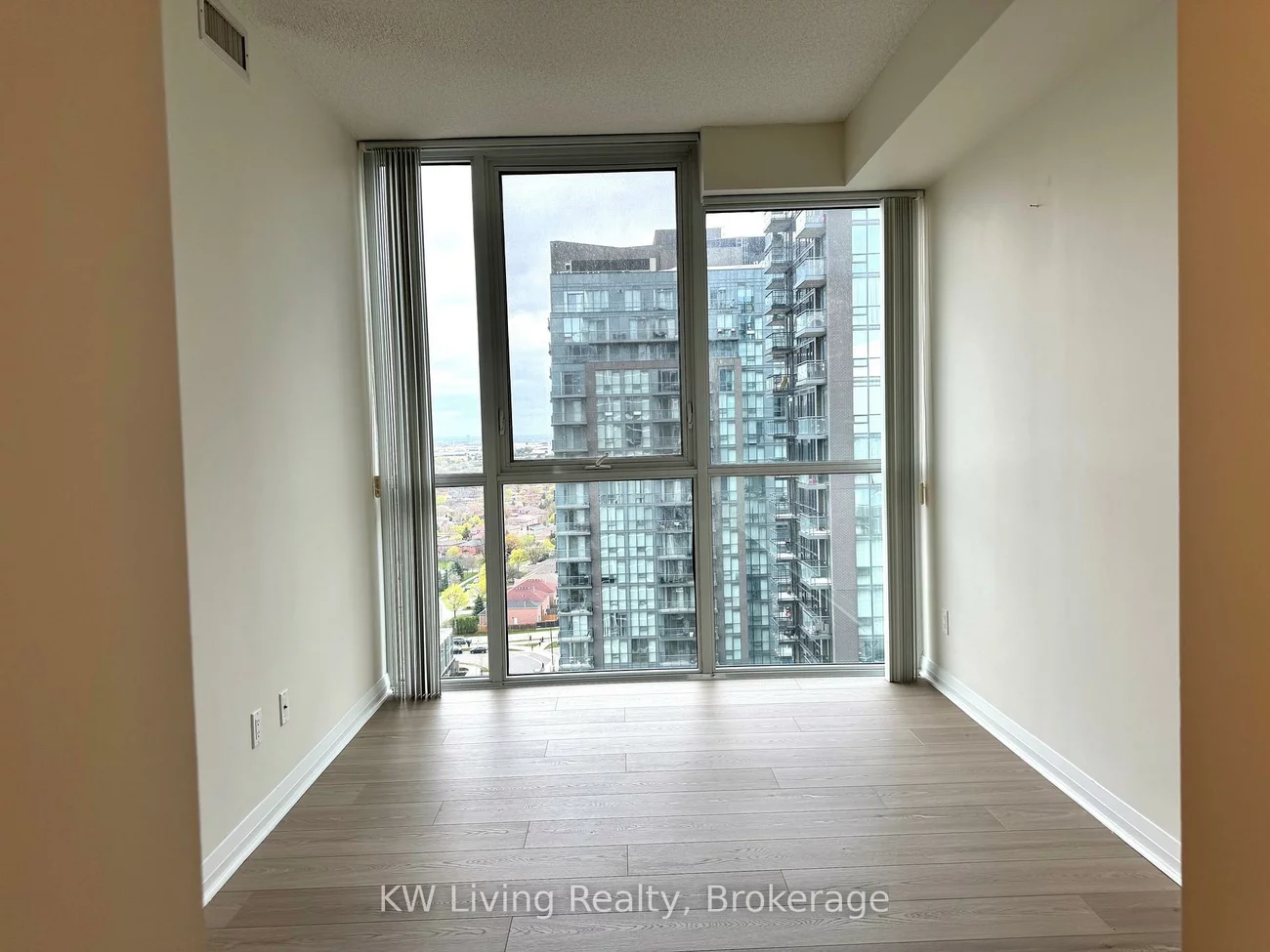 75, Eglinton, Hurontario, Mississauga