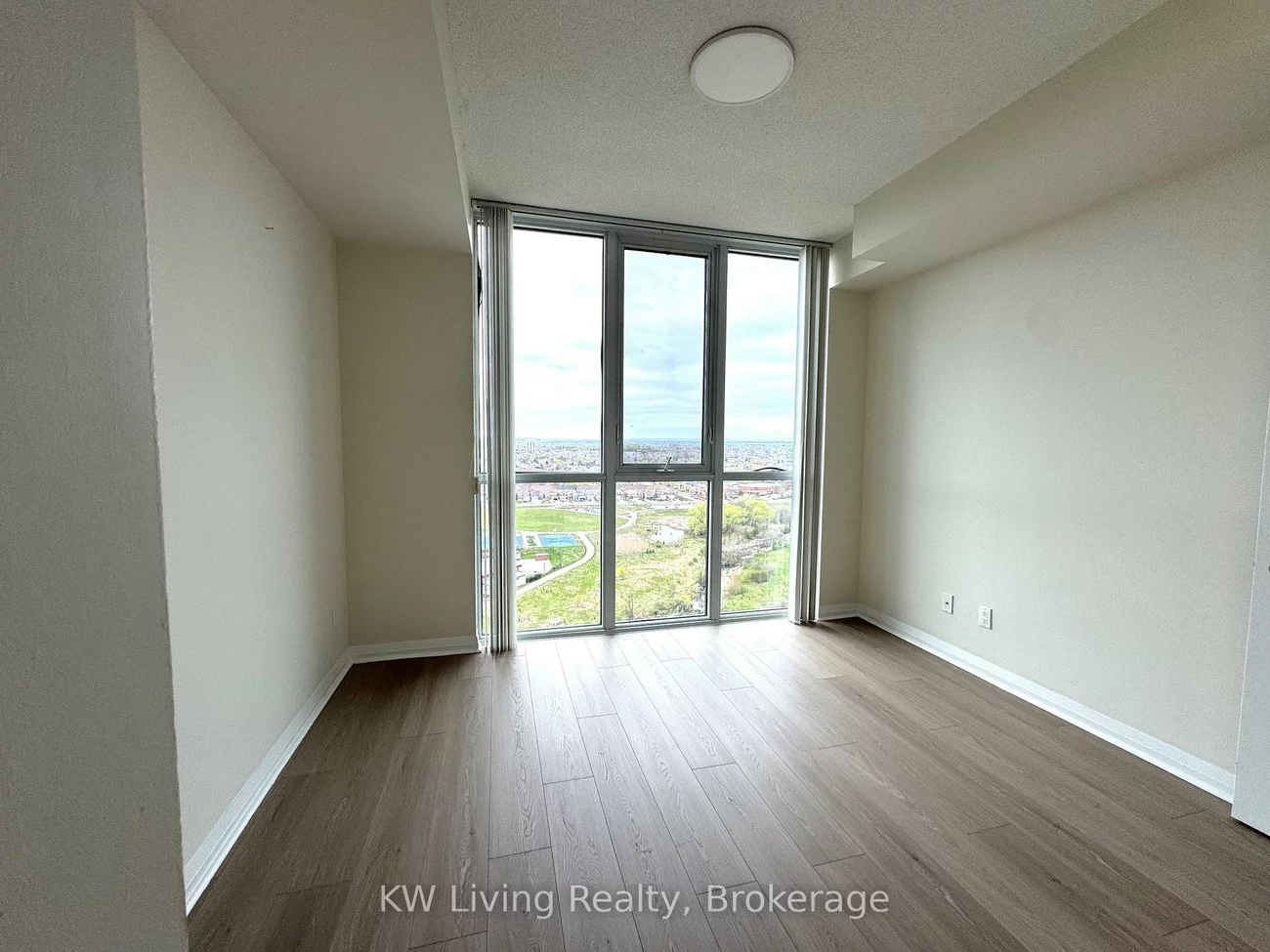 75, Eglinton, Hurontario, Mississauga