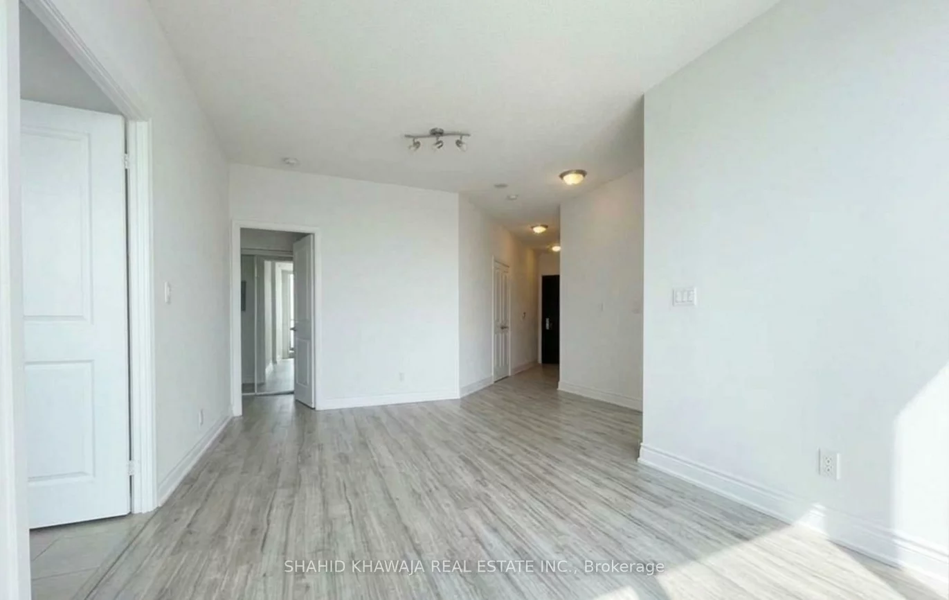 80, Absolute, Hurontario, Mississauga