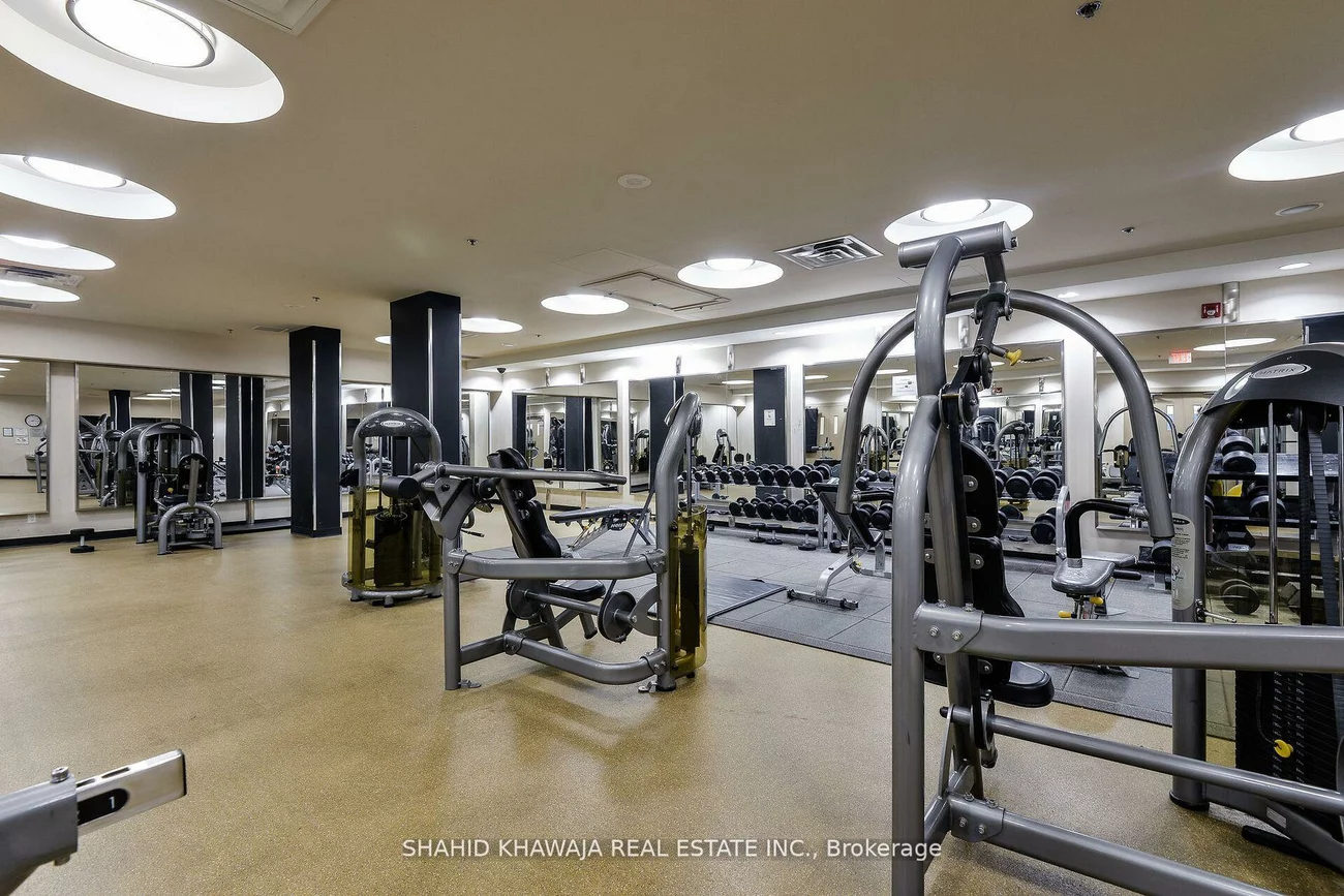 80, Absolute, Hurontario, Mississauga