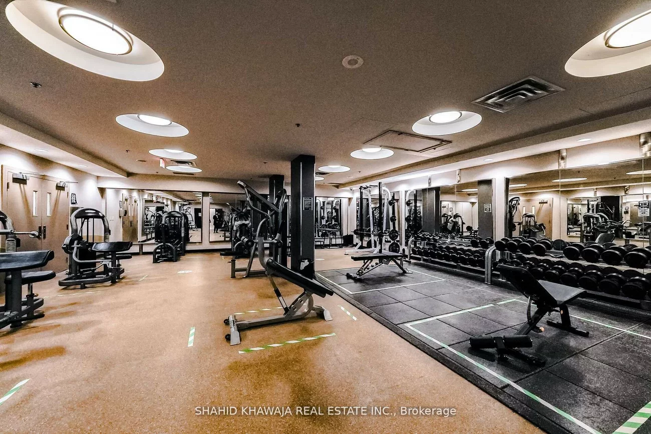 80, Absolute, Hurontario, Mississauga