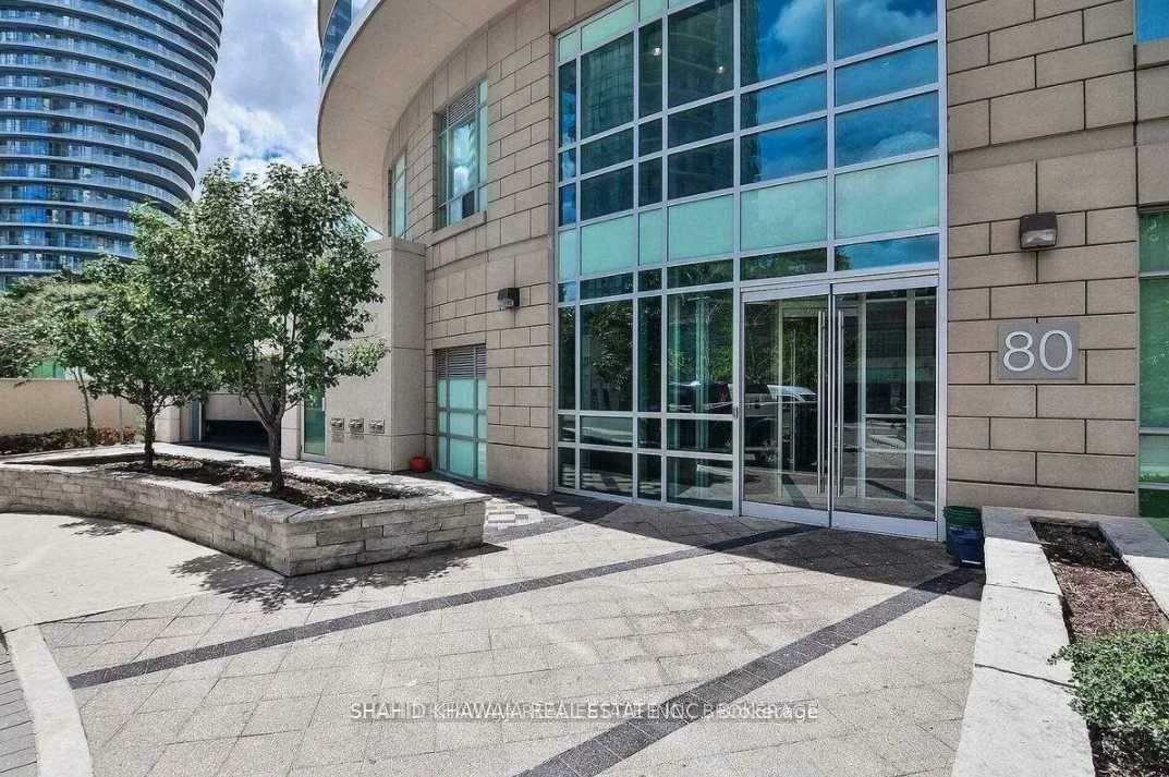 80, Absolute, Hurontario, Mississauga