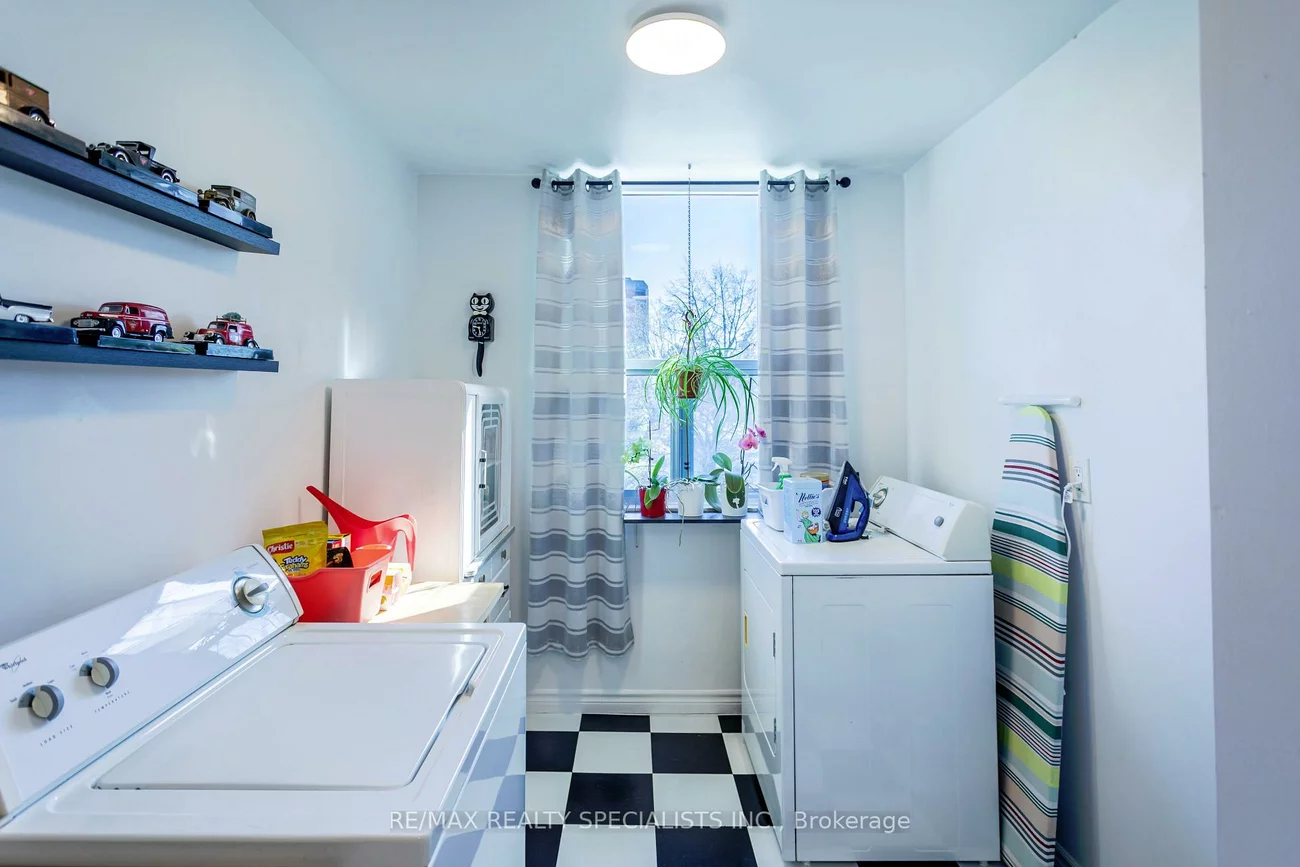 966, Inverhouse, Clarkson, Mississauga