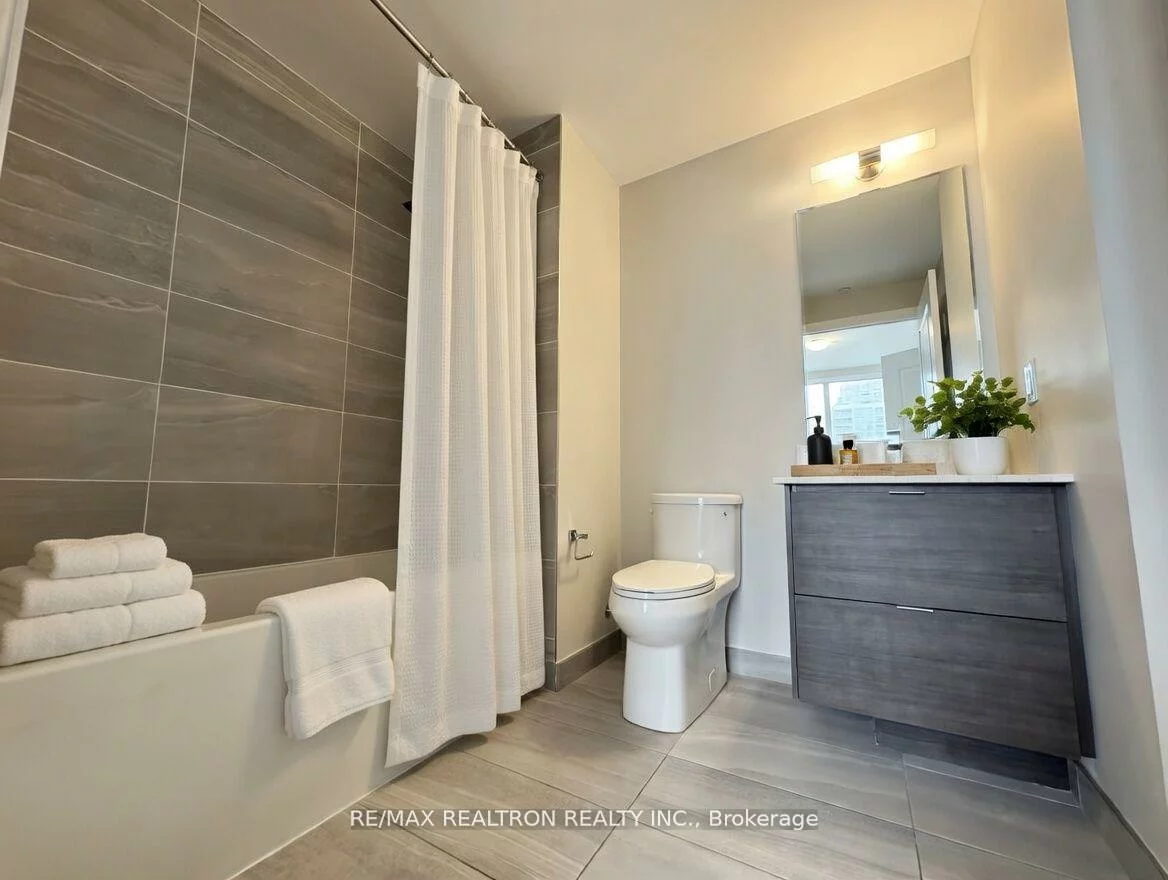 30, Elm, City Centre, Mississauga