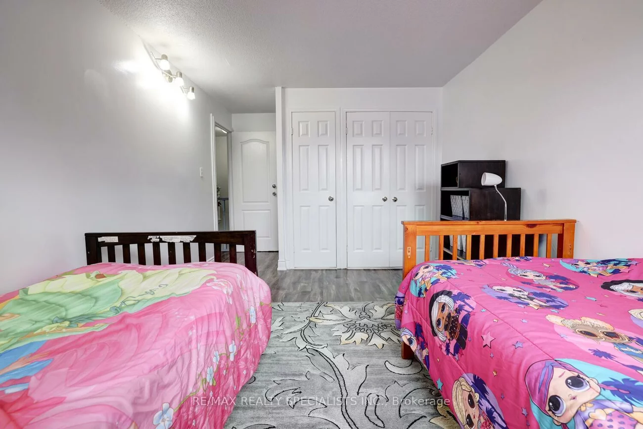 3040, Constitution, Applewood, Mississauga