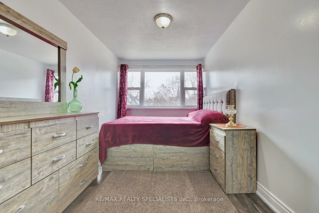 3040, Constitution, Applewood, Mississauga