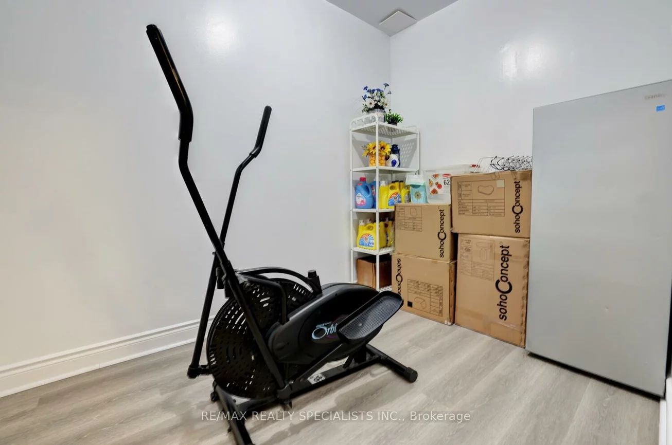 3040, Constitution, Applewood, Mississauga