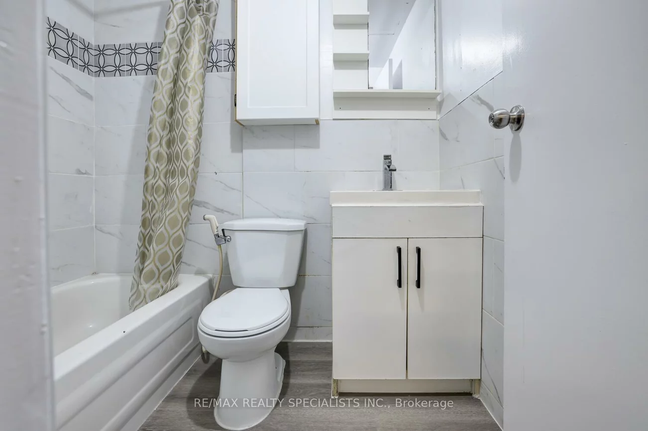 3040, Constitution, Applewood, Mississauga