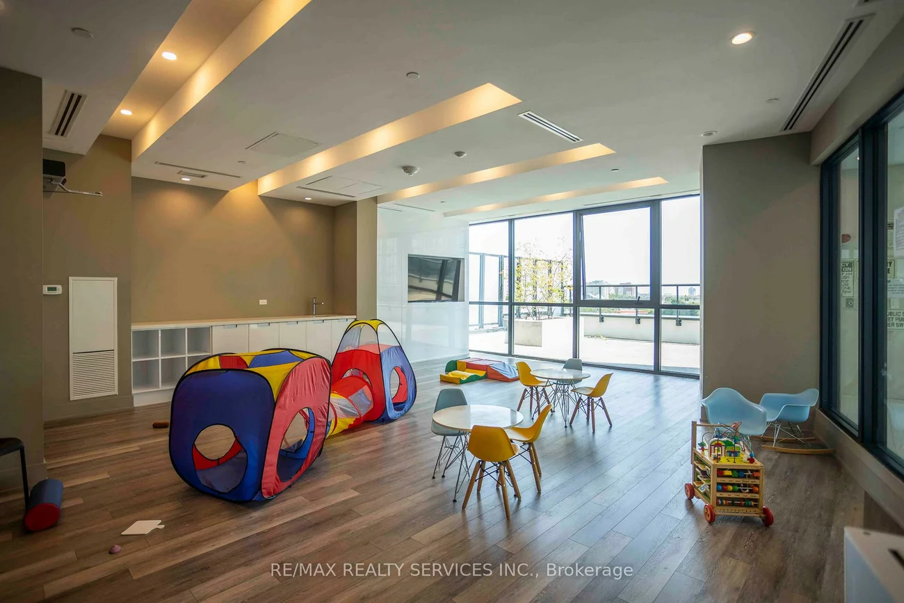 35, Watergarden, Hurontario, Mississauga