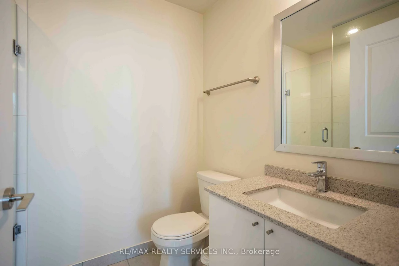35, Watergarden, Hurontario, Mississauga